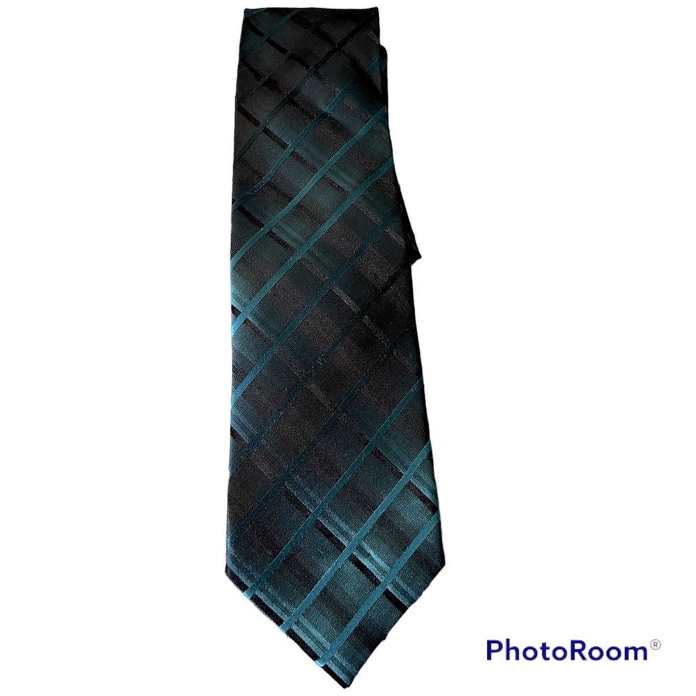 Gorgeous Alfani 100% Silk Tie